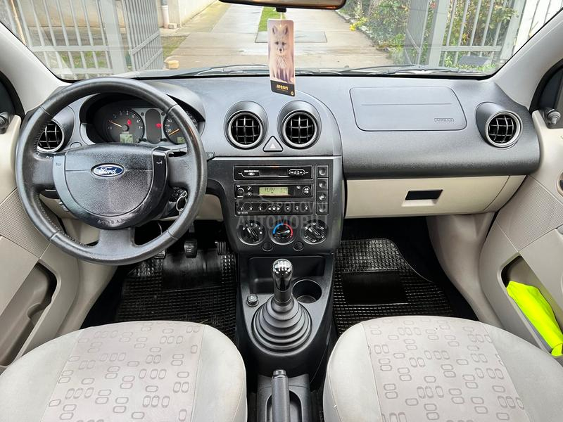 Ford Fiesta 1.3b