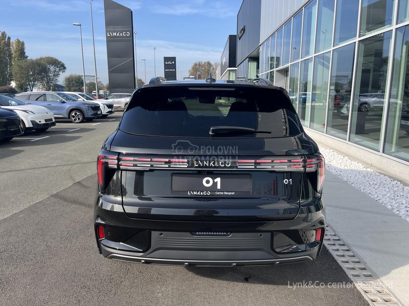 Lynk & Co 01 MORE