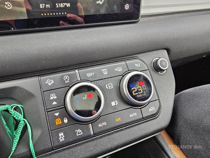 Land Rover Defender SE