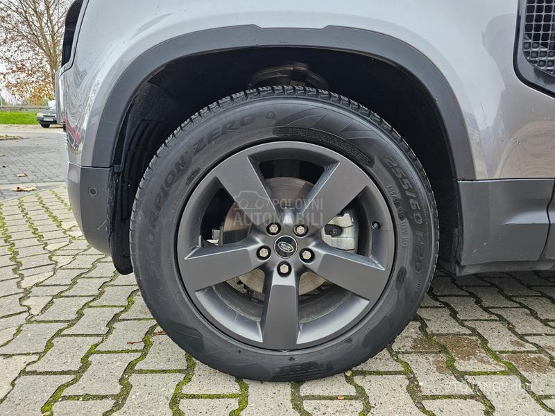Land Rover Defender SE