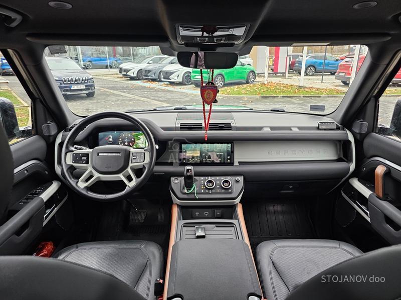 Land Rover Defender SE