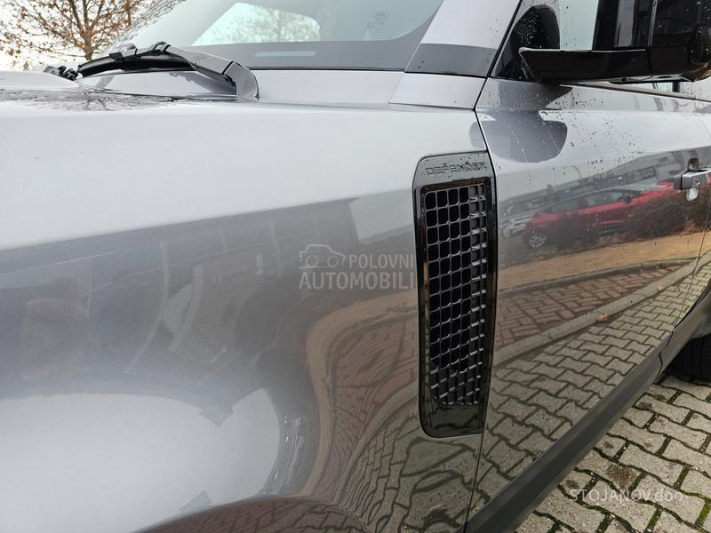 Land Rover Defender SE