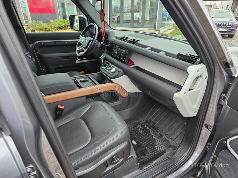 Land Rover Defender SE