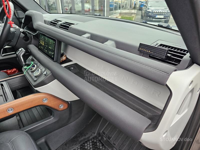 Land Rover Defender SE