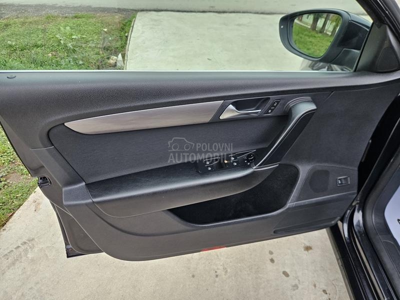 Volkswagen Passat B7 1.6 TDI HIGHLINE