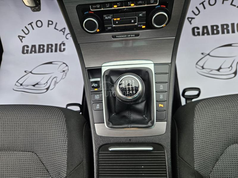 Volkswagen Passat B7 1.6 TDI HIGHLINE