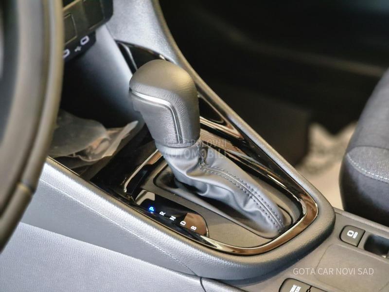 Toyota Yaris 1.5 HEV  SOL ASSIST