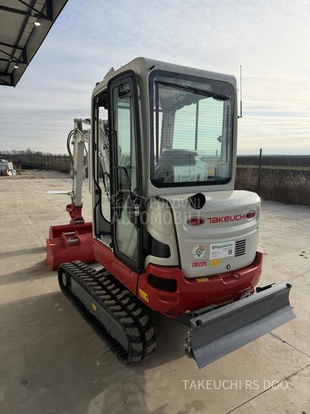 Takeuchi TB225