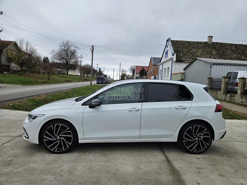 Volkswagen Golf 8 2.0 TDI HIGHLINE