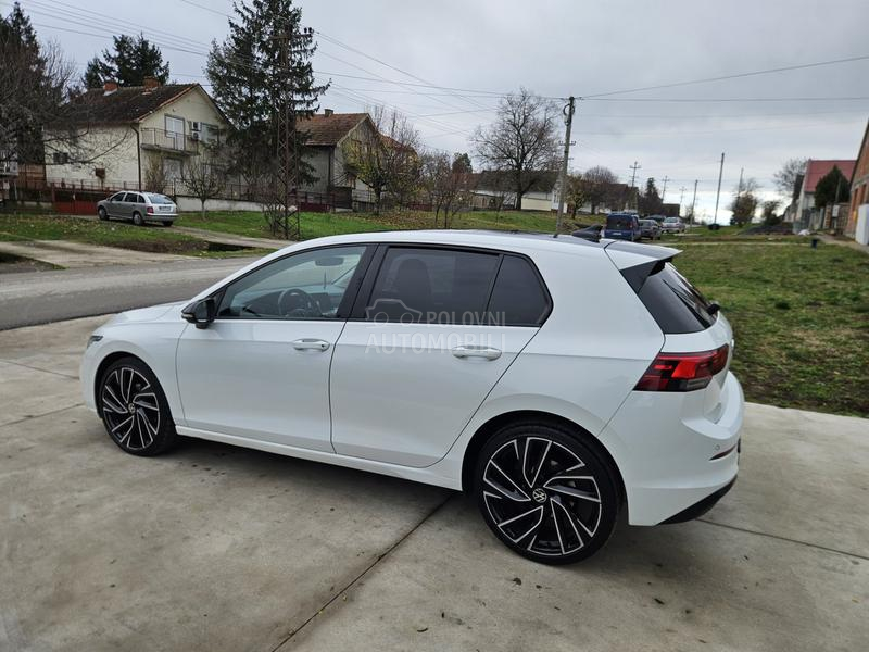 Volkswagen Golf 8 2.0 TDI HIGHLINE