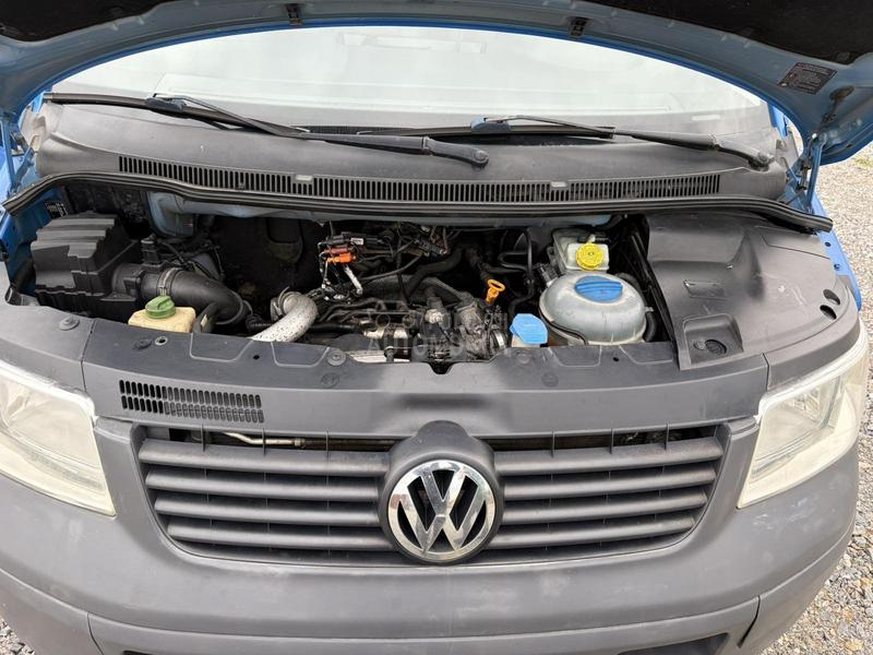 Volkswagen Transporter T5 2.5 TDI