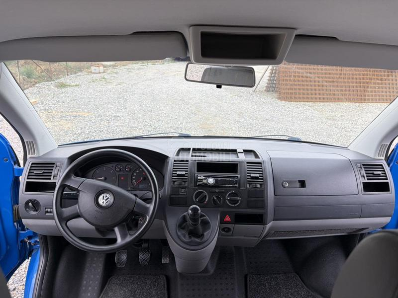 Volkswagen Transporter T5 2.5 TDI