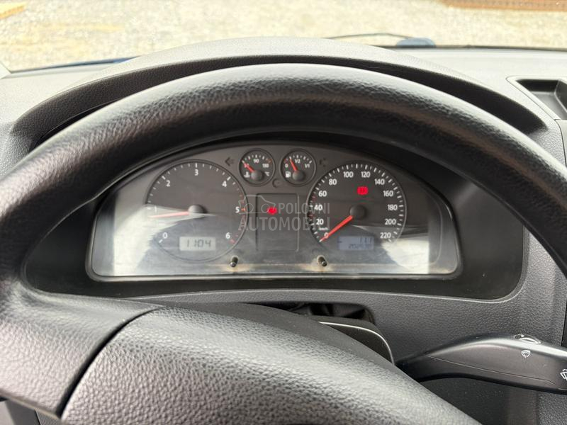 Volkswagen Transporter T5 2.5 TDI