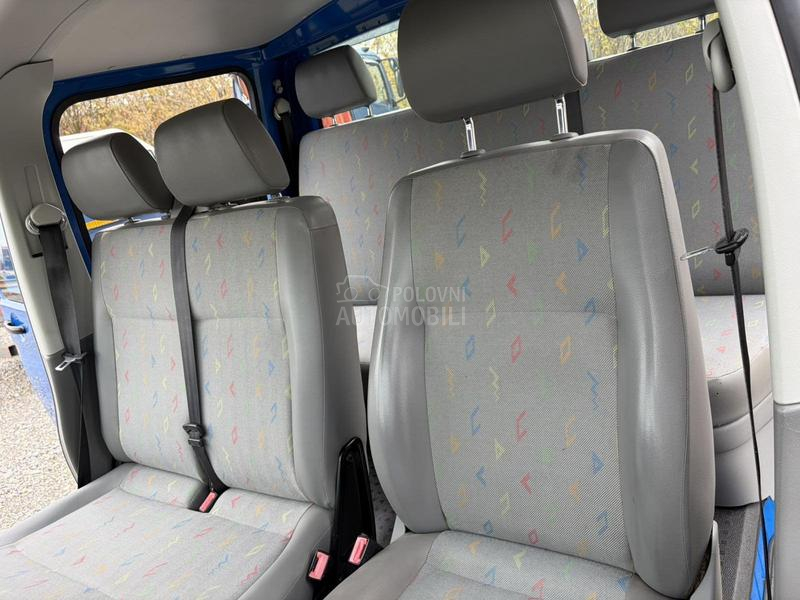 Volkswagen Transporter T5 2.5 TDI