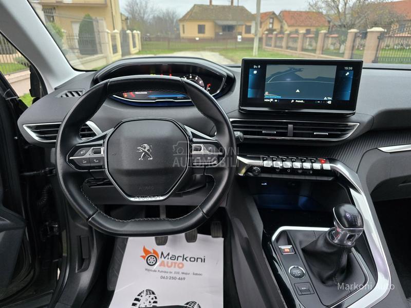 Peugeot 3008 1.2 Puretech/Allure