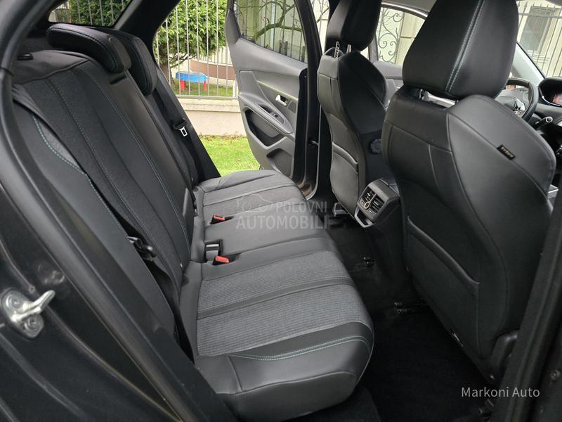 Peugeot 3008 1.2 Puretech/Allure