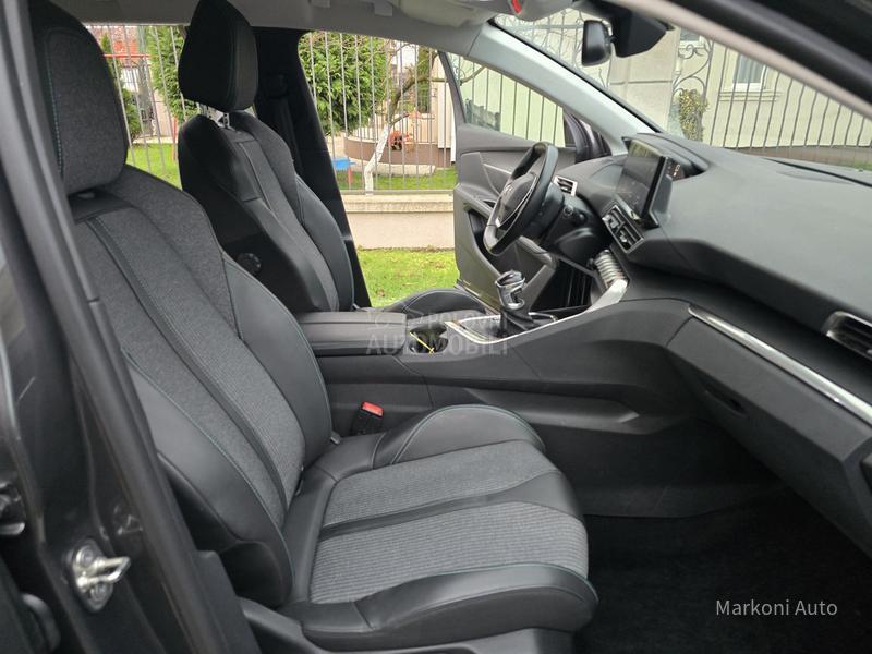 Peugeot 3008 1.2 Puretech/Allure