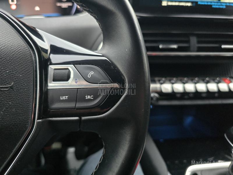 Peugeot 3008 1.2 Puretech/Allure