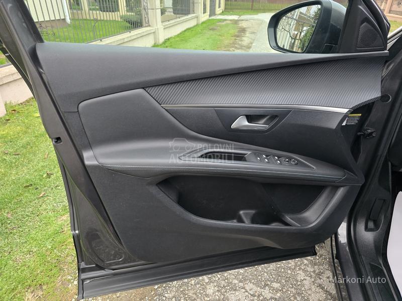 Peugeot 3008 1.2 Puretech/Allure