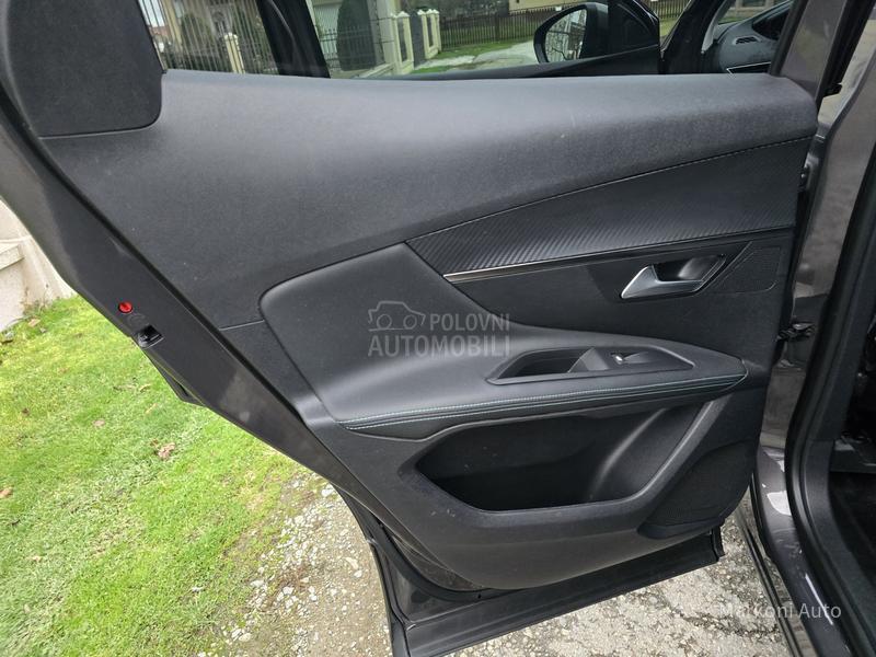 Peugeot 3008 1.2 Puretech/Allure