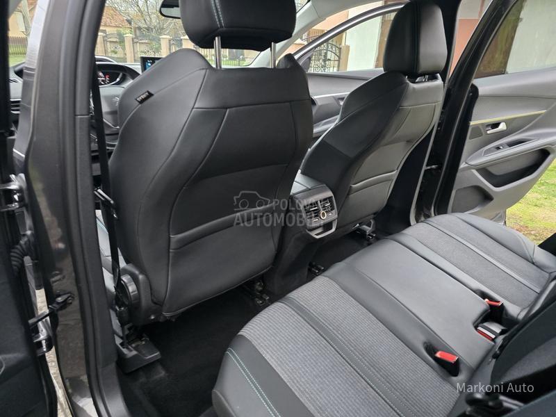 Peugeot 3008 1.2 Puretech/Allure