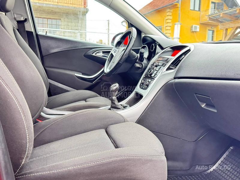 Opel Astra J L E D  F U L  T O P