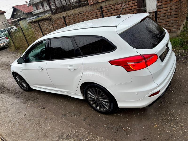 Ford Focus 1.0 EcoBoost ST/ CH
