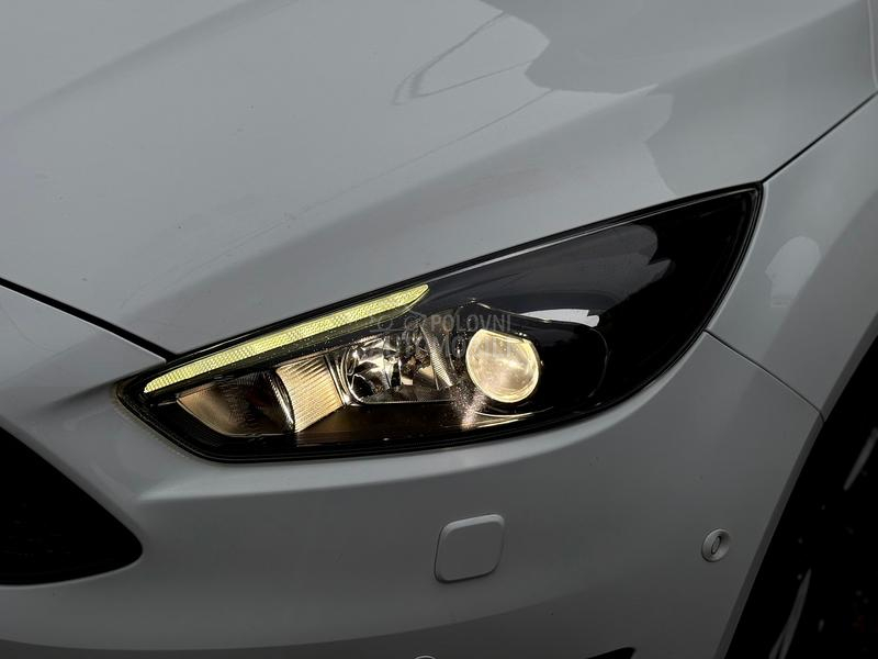 Ford Focus 1.0 EcoBoost ST/ CH