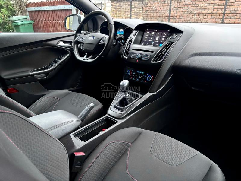 Ford Focus 1.0 EcoBoost ST/ CH