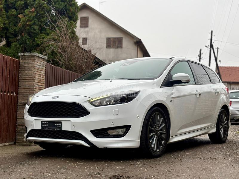 Ford Focus 1.0 EcoBoost ST/ CH