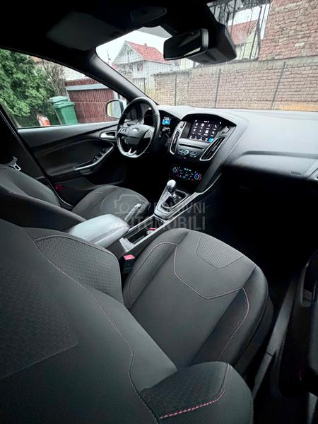Ford Focus 1.0 EcoBoost ST/ CH