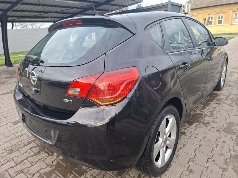 Opel Astra J 1.7cdti