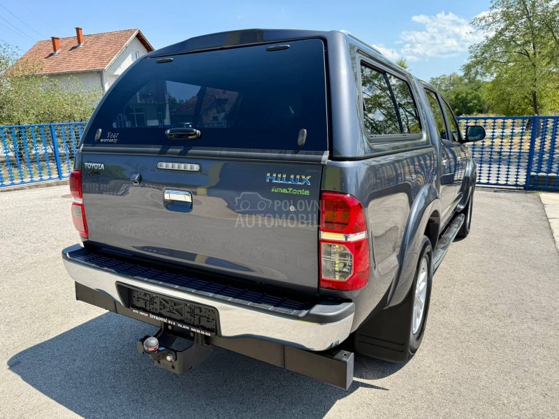 Toyota Hilux FABRIČKO STANJE/FUL