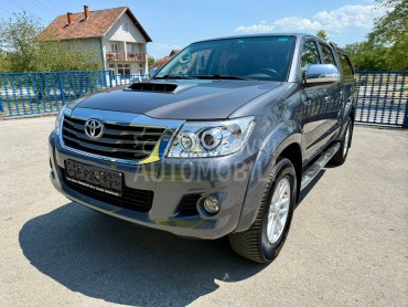 Toyota Hilux FABRIČKO STANJE/FUL