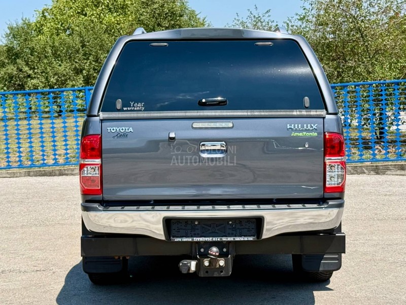 Toyota Hilux FABRIČKO STANJE/FUL