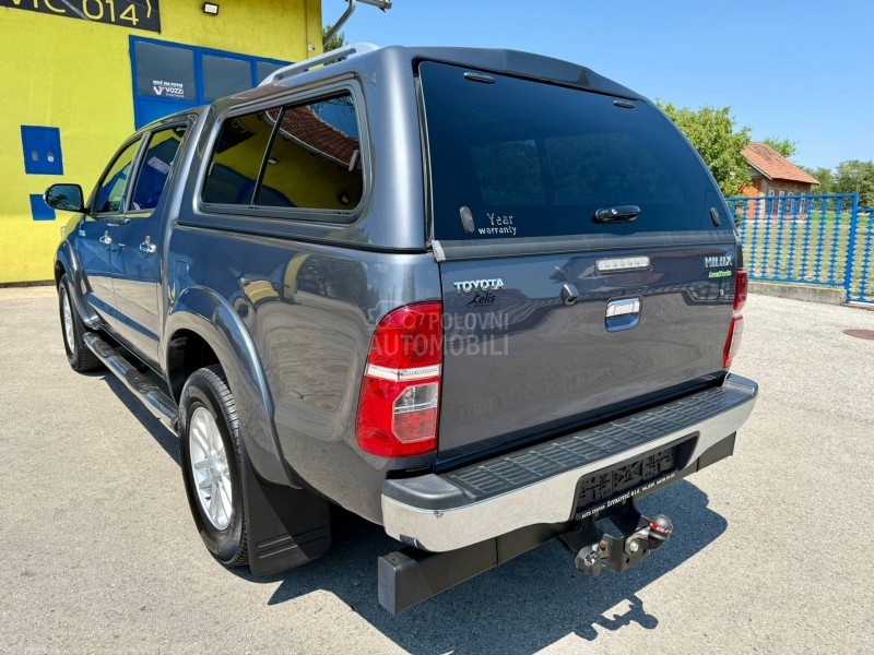 Toyota Hilux FABRIČKO STANJE/FUL