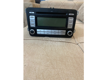 Na prodaju radio za Volkswagen Golf 5