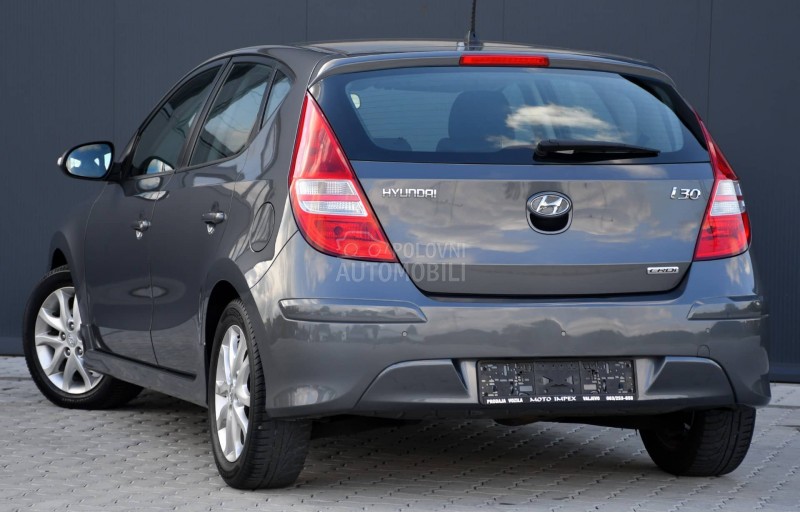 Hyundai i30 1.6 CRDI / AUT / CH