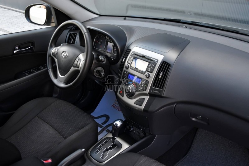 Hyundai i30 1.6 CRDI / AUT / CH