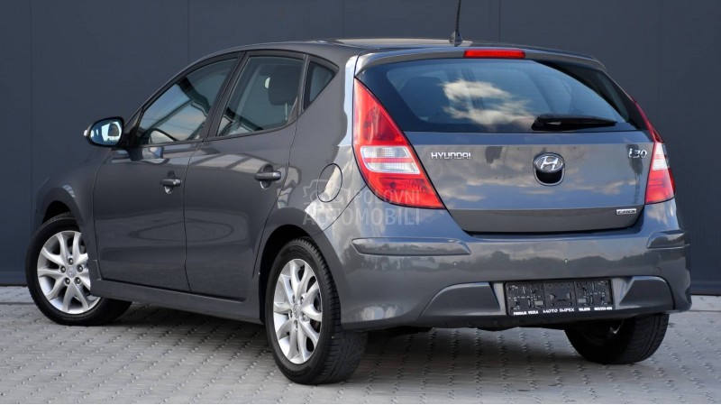 Hyundai i30 1.6 CRDI / AUT / CH