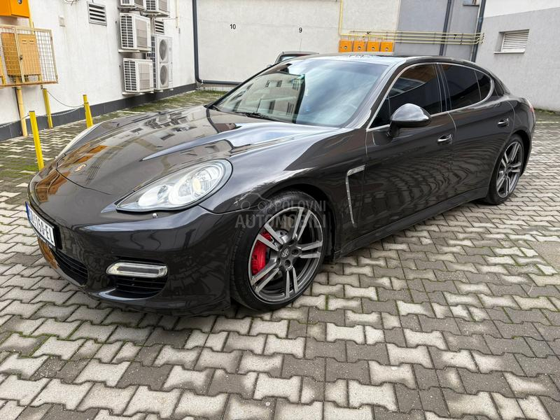 Porsche Panamera Turbo s