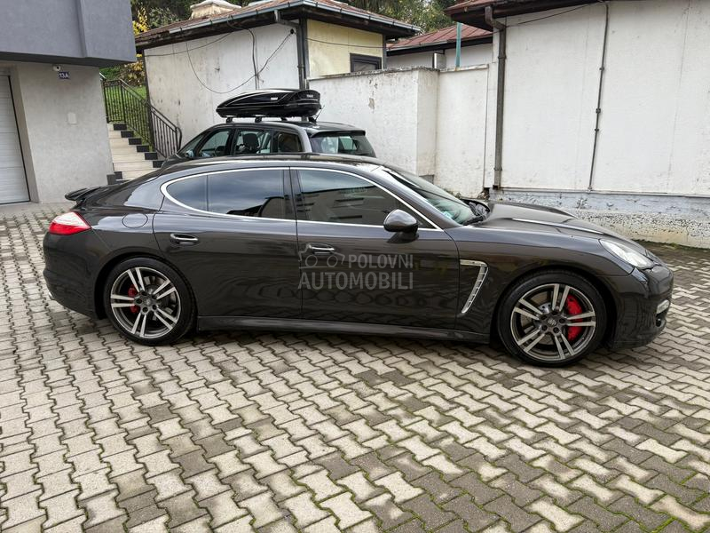 Porsche Panamera Turbo s