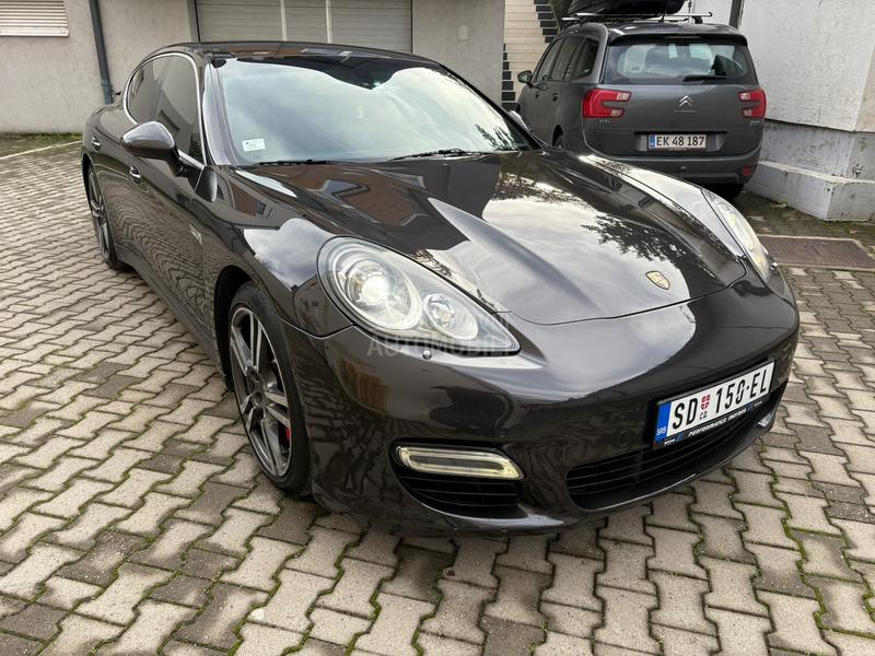Porsche Panamera Turbo s
