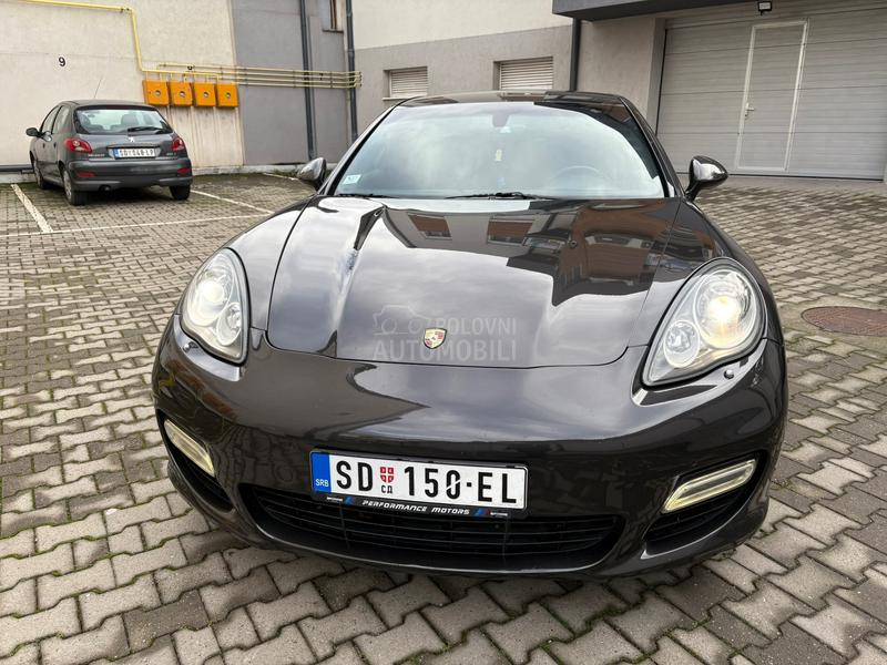 Porsche Panamera Turbo s