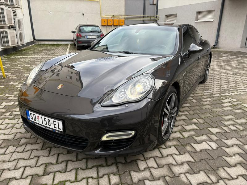 Porsche Panamera Turbo s