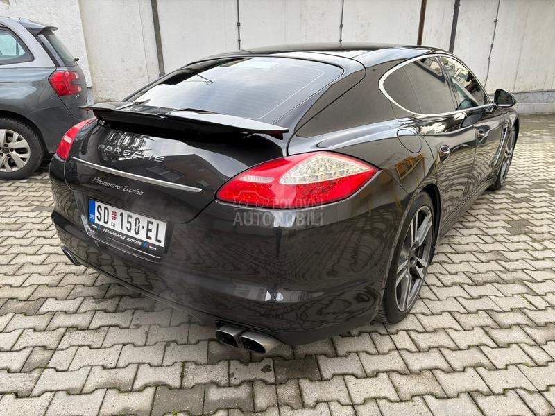 Porsche Panamera Turbo s