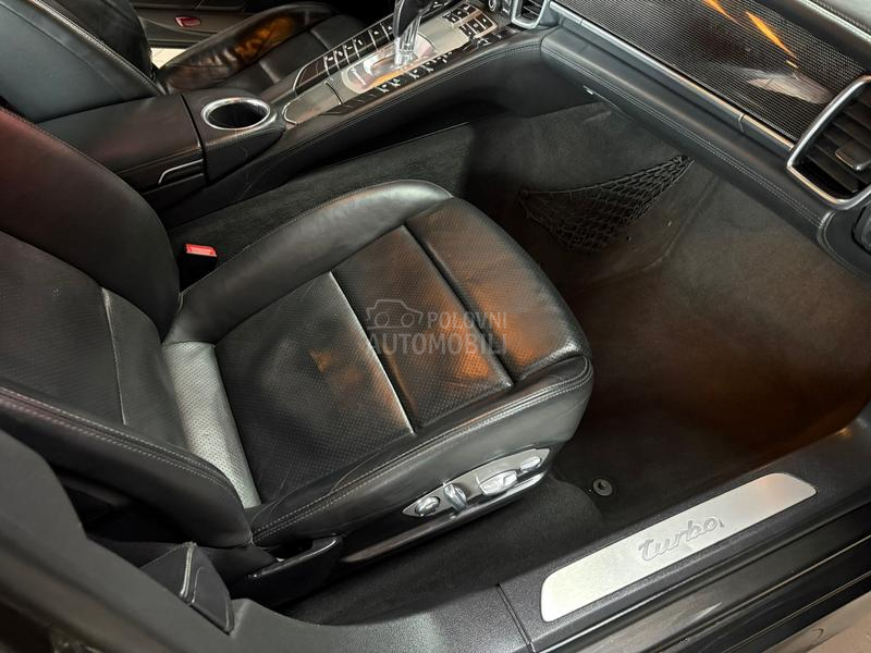 Porsche Panamera Turbo s