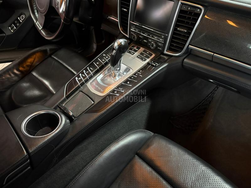 Porsche Panamera Turbo s
