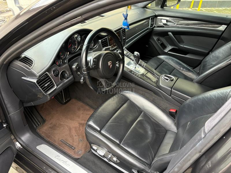 Porsche Panamera Turbo s