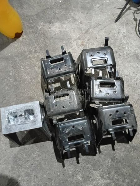 nosac naslona za ruku